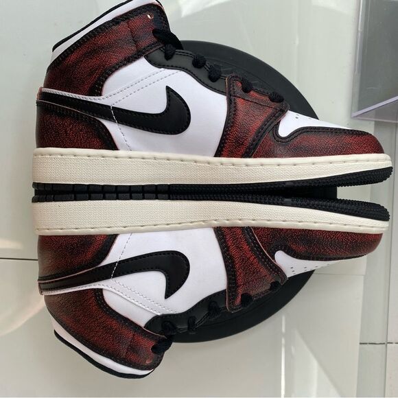 🆕 Air Jordan 1 Mid SE GS 'Wear-Away' - Womens 6 - Picture 3 of 11